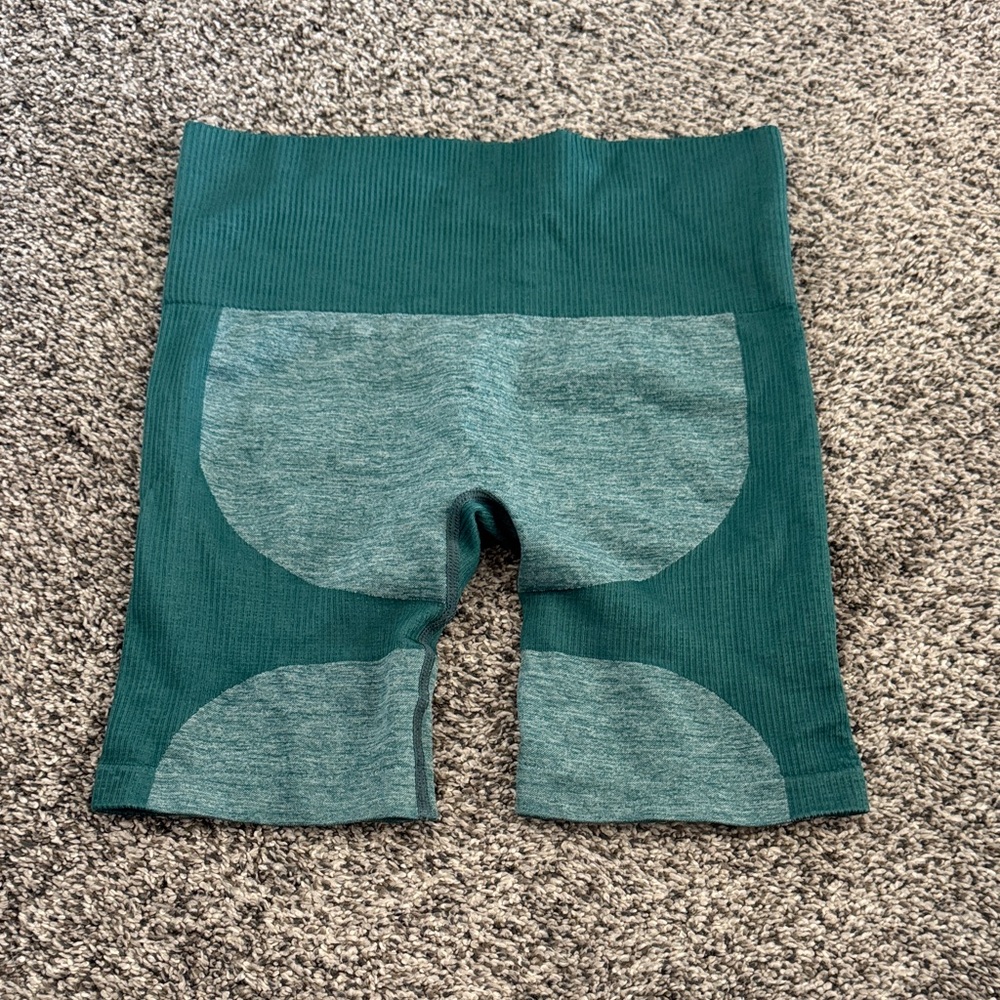 Butt scrunch active shorts